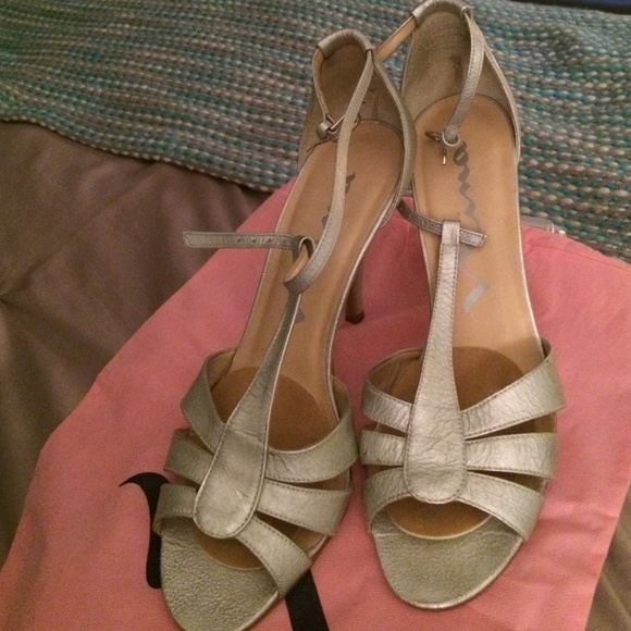 Sliver dress shoes