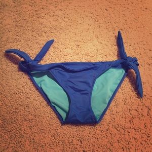 Victoria's Secret bikini bottoms. Small.