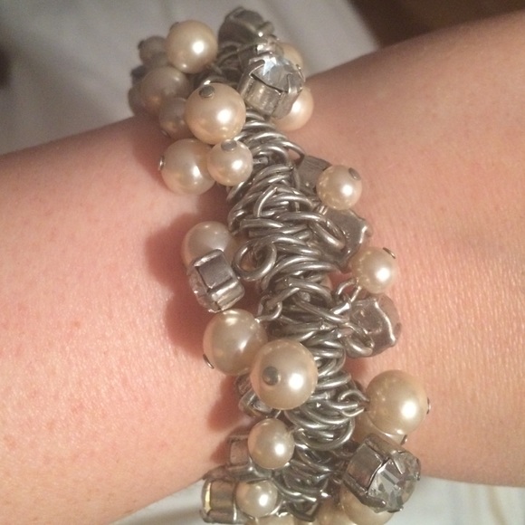 Pearl, metal and gem bracelet