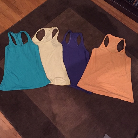 Bundle of Lululemon Tanks!