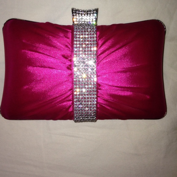 Hot pink prom clutch 😍💖