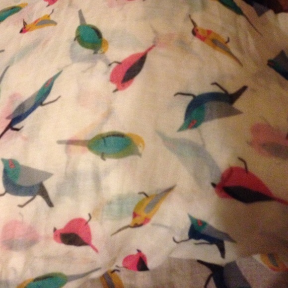 WELCOME SPRING💐💐Beautiful Large Scarf - Picture 3 of 4