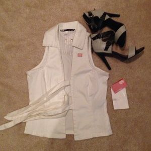 🐚BNWT White Eckored multi tie vest🐚