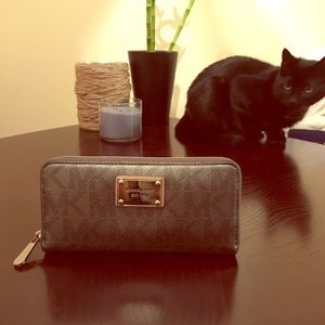 Michael Kors wallet MK
