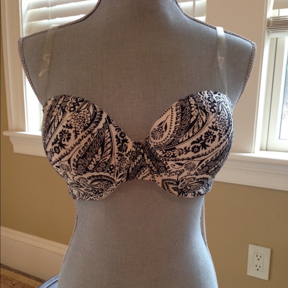 Victoria's Secret strapless bra.