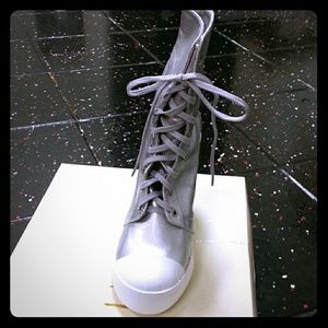 DRESS IT UP OR DOWN WITH THIS STYLISH BOOT!