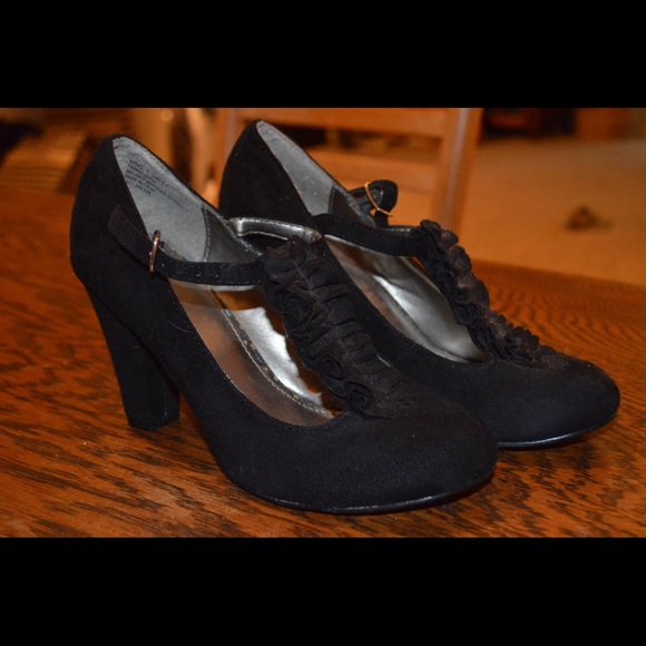 Short black heels