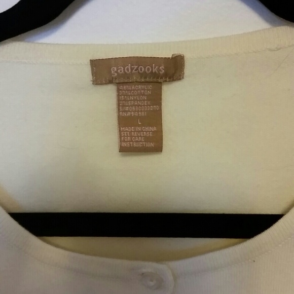 Perfect Spring Sweater! - Picture 3 of 3