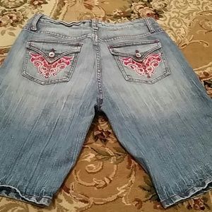 Knee knocker short