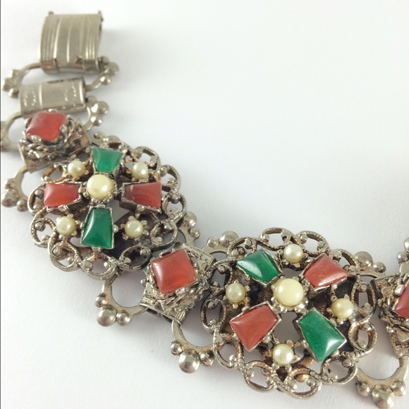 Vintage Green & Red Stone Pearl Bracelet - Picture 2 of 4