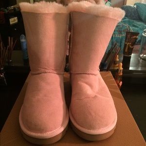 Pink Bailey bow uggs