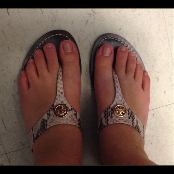 Tory Burch Cameron Thong Sandal - Picture 4 of 4