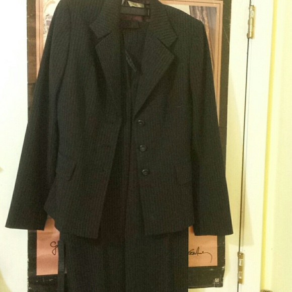 Black and pink woman's suite