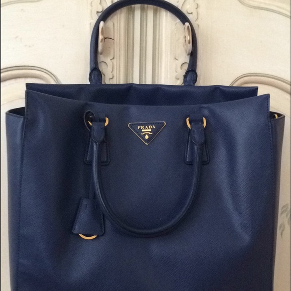 Back on Sale PRADA Saffiano Lux Medium