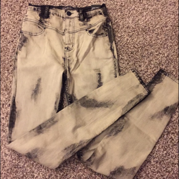 BDG high waisted jeans! - Picture 2 of 3