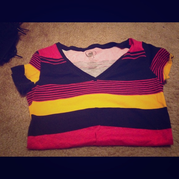 V neck shirt - Picture 1 of 1