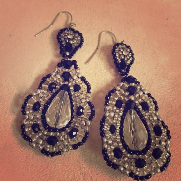 Beaded black and white earrings - Picture 1 of 1