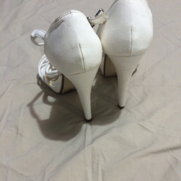 ❌SOLD Never worn white sandals - Picture 3 of 4