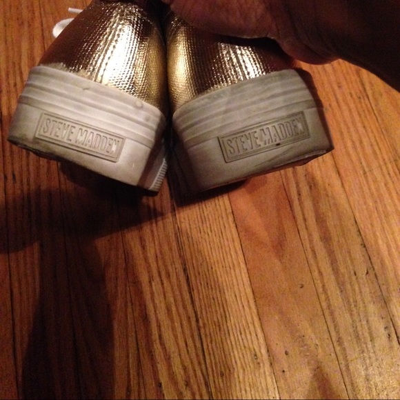 🎉Sale Today Only 🎉Metallic Gold Studded Sneakers - Picture 2 of 4