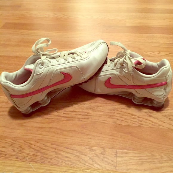 White/Pink Nike Shox