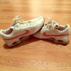 White/Pink Nike Shox