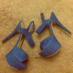 Clearance item! Double strap super fun platform