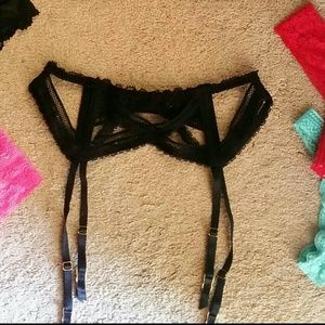 VS black lace garter