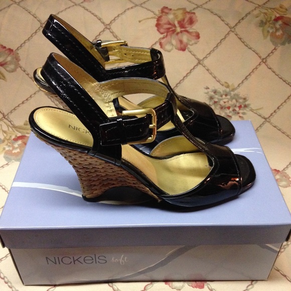 REDUCED T-Strapped Wedge Sandals