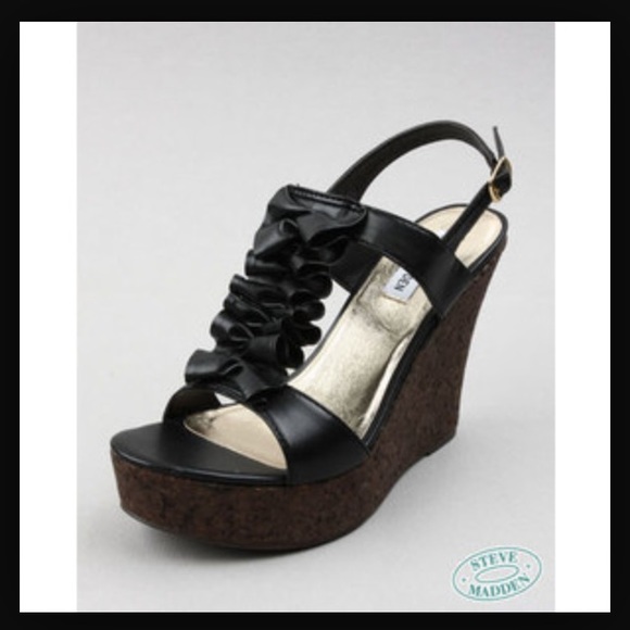 Steve Madden Wedged Sandals 🆕