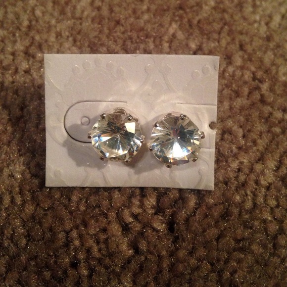 Diamond stud earrings
