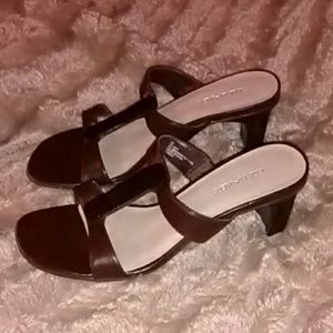 🍎3 For $15🍎💝SALE💝 Mocha 2 1/2" Heel Sandals