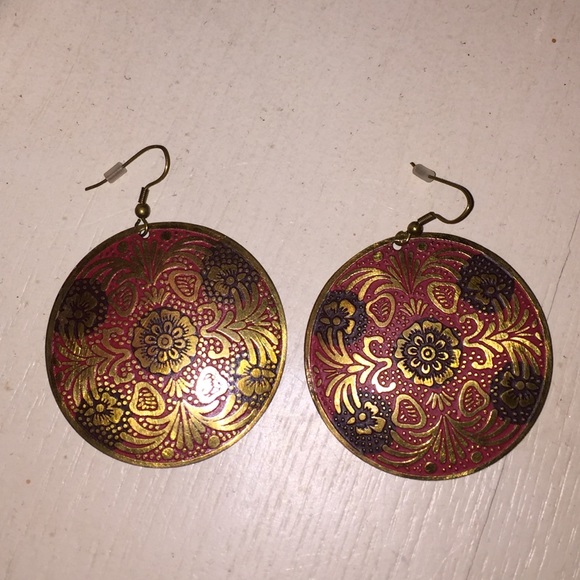 Gold/black/red earrings