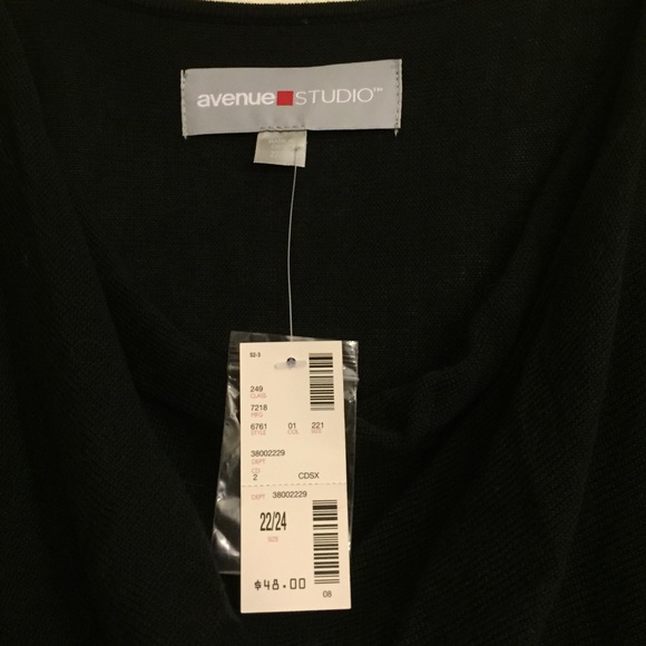 ✂️5/30 SALE! Classic black sweater 22/24 - Picture 2 of 3