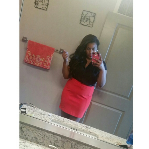 NWOT!! Sexy Red Skirt!! - Picture 2 of 3