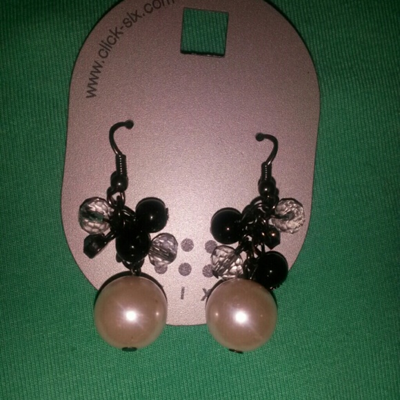 BUNDLE-EARRINGS - Picture 3 of 4