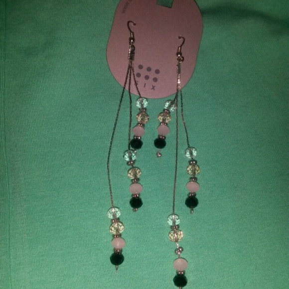BUNDLE-EARRINGS - Picture 4 of 4