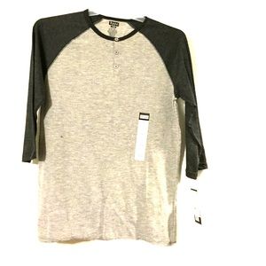 Quarter sleeve shirt