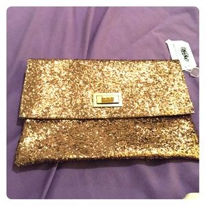✳️FREE w/ bundle $25+ !!!✳️ Gold glitter clutch