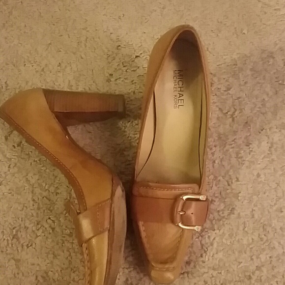 Heels - Picture 2 of 4
