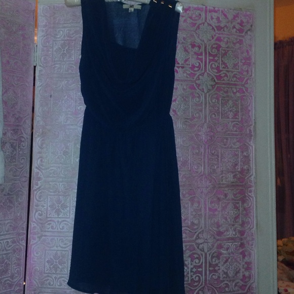 Navy blue above-the-knee dress