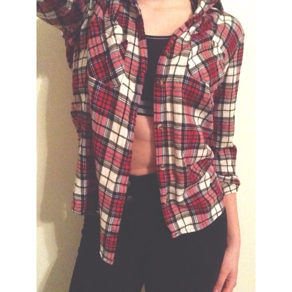 Forever 21 🔻 Red Flannel Button Down Shirt