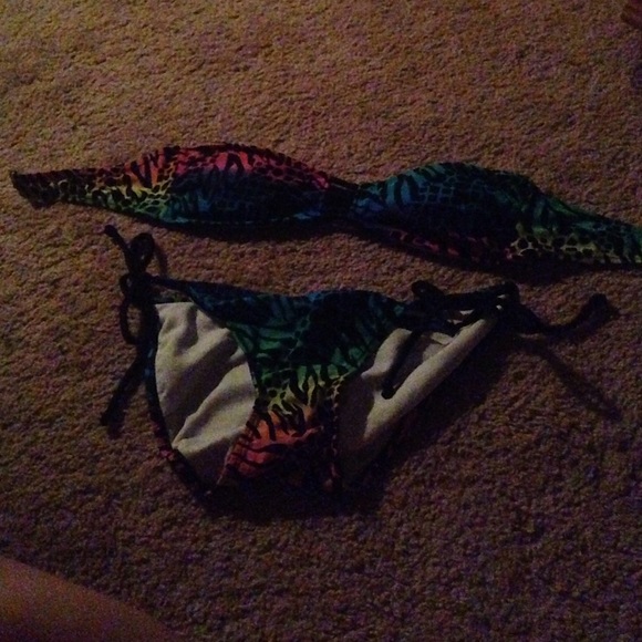 Strapless bongo bikini