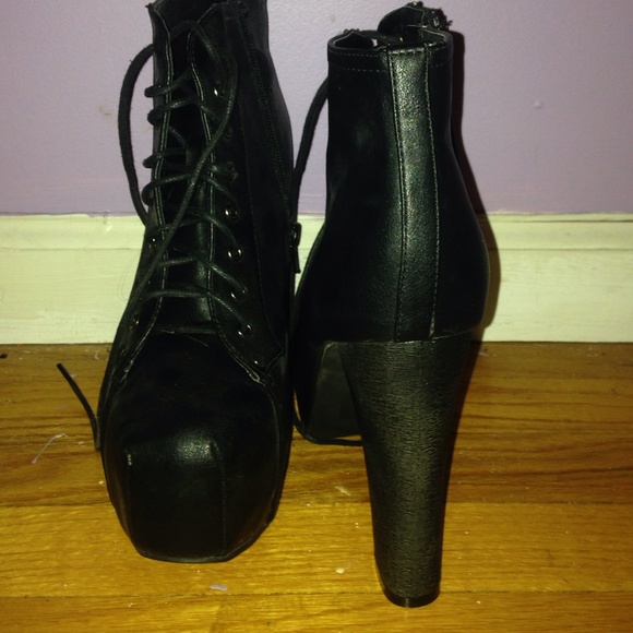 Chunky black pumps