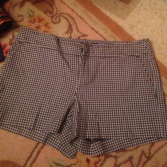 🙅🙅🙅 SOLD! 🙅🙅🙅Banana republic gingham shorts