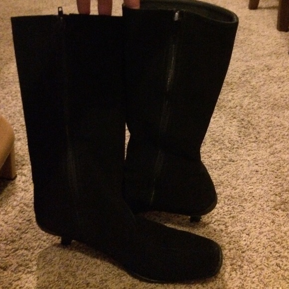 Stuart Weitzman Vintage Ladies CoolBoot - Picture 3 of 3