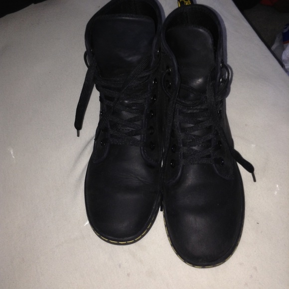 black shoreditch dr martens
