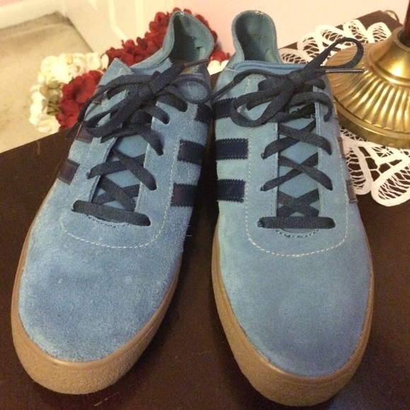 Adidas Sneakers