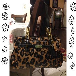 🌸 Coach cheetah purse 🌸