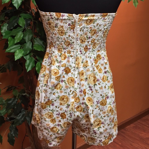 πHPππΊ FLIRTY STRAPLESS SHORTS ROMPERπΊPOETRY - Picture 2 of 4