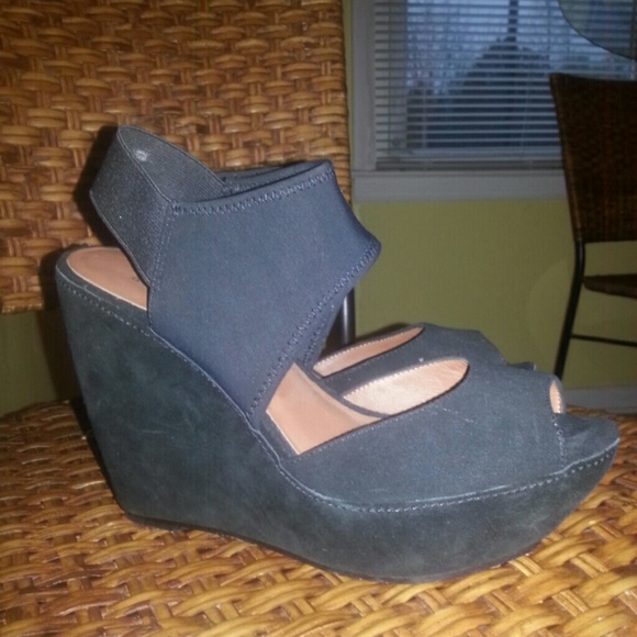 Donald Pliner Black Wedge Heels